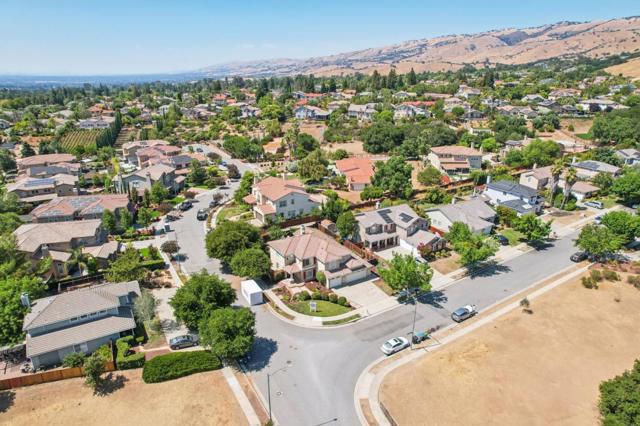 6307 Hematite Court, San Jose CA: https://media.crmls.org/mediaz/869fb42a-9833-483d-b6a1-e5dd2ca84905.jpg