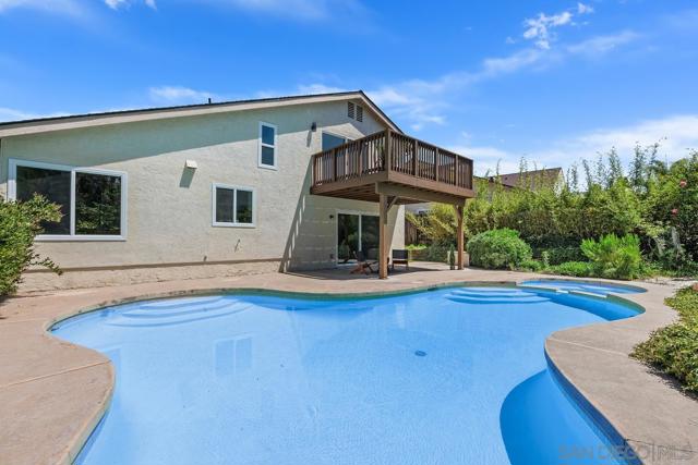 9511 Via Pereza, San Diego CA: https://media.crmls.org/mediaz/869fc8b5-685b-4e76-9c72-0d42337afe17.jpg
