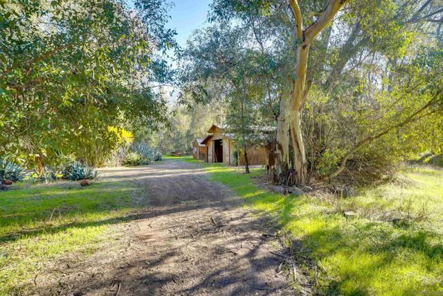 18408 Sweet Ln, Ramona CA: https://media.crmls.org/mediaz/86a0e43c-1707-4d39-a1fa-976af171b71a.jpg