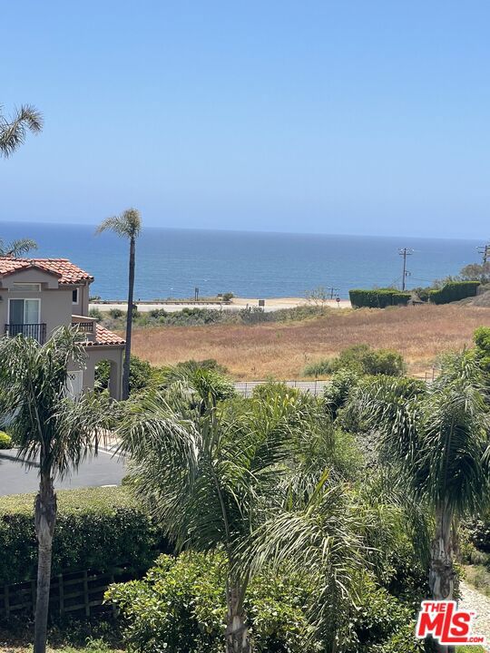 6440 Lunita Road, Malibu CA: https://media.crmls.org/mediaz/86a0f288-4971-4743-8be1-810a78389161.jpg