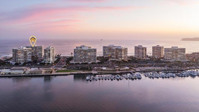 1830 Avenida del Mundo, Coronado CA: https://media.crmls.org/mediaz/86a11e59-4c58-48bb-acfb-9a3e3dbc5f81.jpg