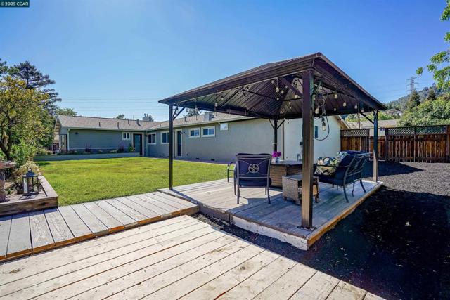 5665 Lewis Way, Concord CA: https://media.crmls.org/mediaz/86a27f1b-ab07-46dc-8da0-de25e16fb93a.jpg