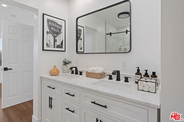 6727 7th Avenue, Los Angeles CA: https://media.crmls.org/mediaz/86a2b46b-c42d-4b23-a126-02712d8e88e7.jpg