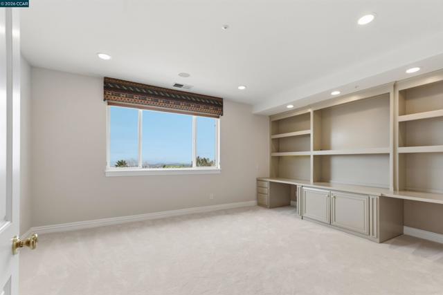 2981 GRAPEVINE TER, Fremont CA: https://media.crmls.org/mediaz/86a2c850-5d06-4e57-b690-9ebc47138c23.jpg