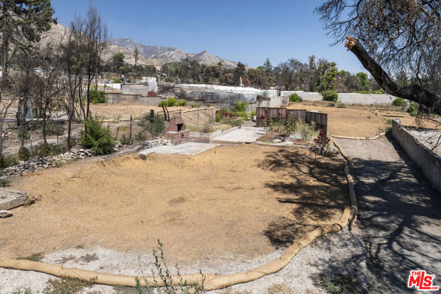 2738 Marengo Avenue, Altadena CA: https://media.crmls.org/mediaz/86a2de41-f98f-4292-b615-aa71fe1c75fd.jpg