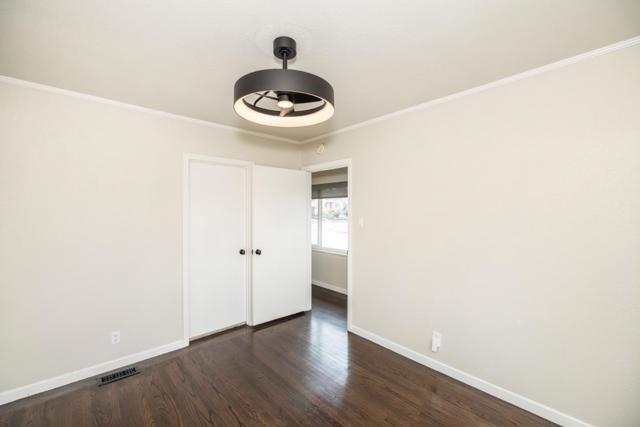 875 Broadway, Belmont CA: https://media.crmls.org/mediaz/86a32ba0-a20d-4721-ad58-6019b95a076f.jpg