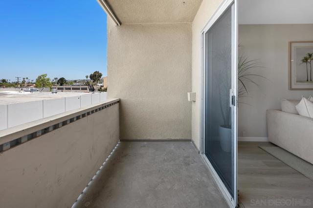 1855 Diamond St, San Diego CA: https://media.crmls.org/mediaz/86a38184-e3f6-4261-81bb-e80f0e03ae51.jpg