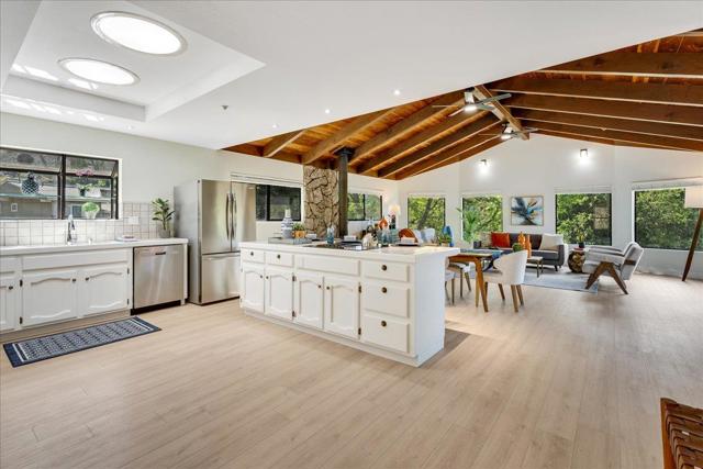 420 Noteware Drive, Ben Lomond CA: https://media.crmls.org/mediaz/86a3993d-92aa-4eab-91fe-59d153250c05.jpg