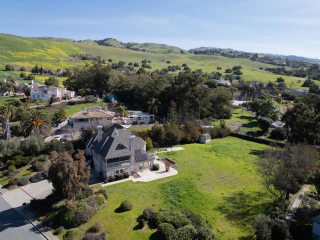 3650 Valley Ridge Lane, San Jose CA: https://media.crmls.org/mediaz/86a39e4c-2b44-42a1-852a-9566287238ea.jpg