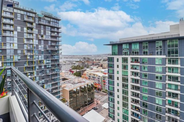 425 W W Beech St, San Diego CA: https://media.crmls.org/mediaz/86a4d04a-ff74-4458-bf0e-1dbaa398e21d.jpg