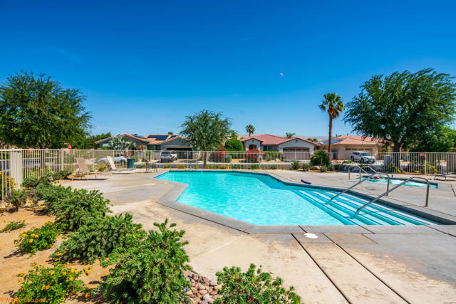 164 Via Milano, Rancho Mirage CA: https://media.crmls.org/mediaz/86a4f532-feaf-4e4c-b305-38f792a112b5.jpg