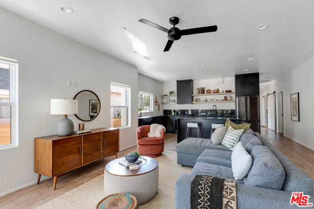 841 N La Fayette Park Place, Los Angeles CA: https://media.crmls.org/mediaz/86a54a50-92b8-4566-8f72-059550c89ec9.jpg
