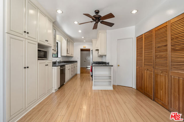 3016 Greenfield Avenue, Los Angeles CA: https://media.crmls.org/mediaz/86a6a549-08df-4f37-9b5e-c03a637926ea.jpg