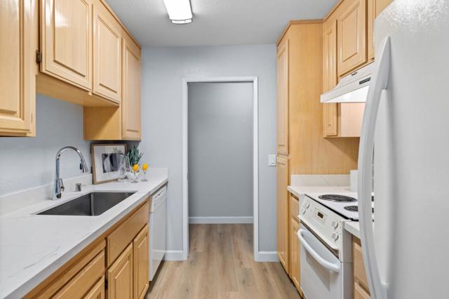 264 N Whisman Road, Mountain View CA: https://media.crmls.org/mediaz/86a6a610-6cb3-4e40-9bb5-d6cb86ba408c.jpg