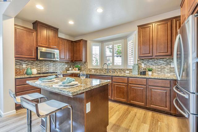 5801 Flora Cmn, Livermore CA: https://media.crmls.org/mediaz/86a6ab2e-72f2-4c35-8396-95ab7f32b697.jpg