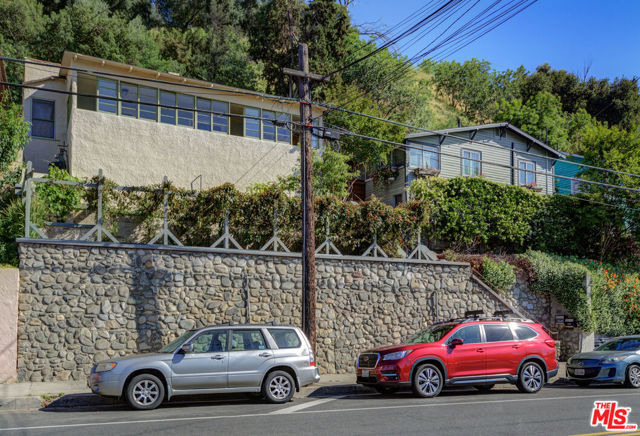3526 Griffin Avenue, Los Angeles CA: https://media.crmls.org/mediaz/86a7035a-3642-4c09-8f03-91bfa67664f5.jpg