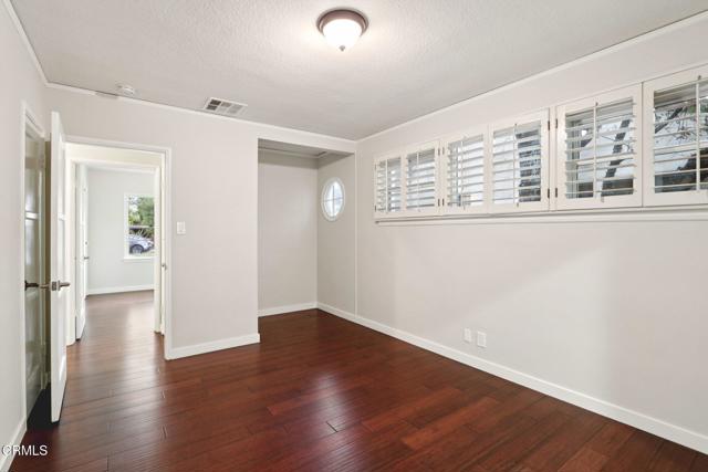 Detail Gallery Image 19 of 31 For 1255 Oak Circle Dr, Glendale,  CA 91208 - 3 Beds | 2 Baths