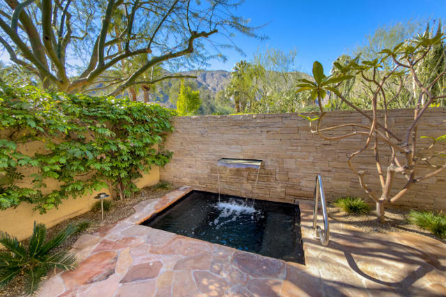 630 N Cahuilla Road, Palm Springs CA: https://media.crmls.org/mediaz/86a896f7-14ef-4119-992e-4b447bbe7c77.jpg