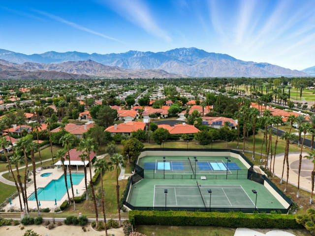 65 San Marino Circle, Rancho Mirage CA: https://media.crmls.org/mediaz/86a8ab8e-3891-43cb-8646-a91d9e1ef13f.jpg