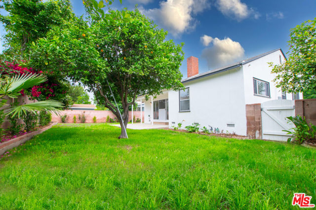 17209 Stagg Street, Van Nuys CA: https://media.crmls.org/mediaz/86a9091e-0e1e-409d-9f19-33e40449f83c.jpg