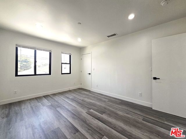 4112 S Normandie Avenue, Los Angeles CA: https://media.crmls.org/mediaz/86a925e6-894c-4232-af14-cd8318f7f12b.jpg