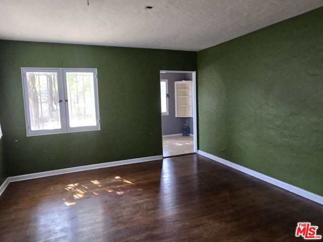 143 S Highland Avenue, Los Angeles CA: https://media.crmls.org/mediaz/86a9c25e-634b-4ae2-8da0-a89a78e20461.jpg