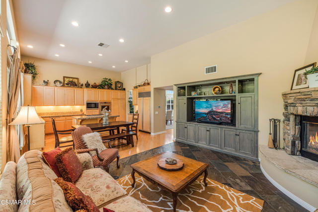 3249 Springbrook Street, Thousand Oaks CA: https://media.crmls.org/mediaz/86aa36a1-c421-4ee9-9b87-3cf128452c6c.jpg