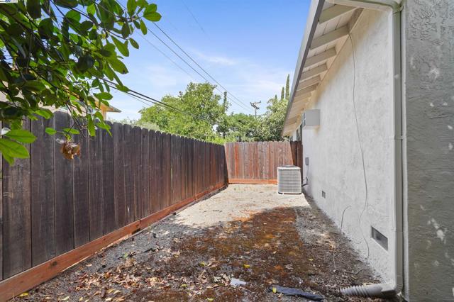Image 29 of 49 For 5218 Norma Way