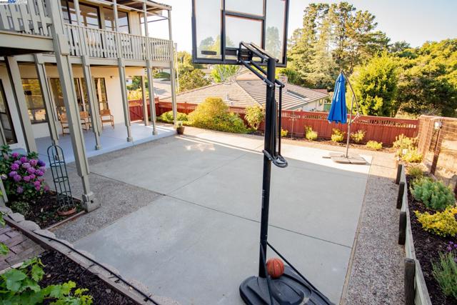 4732 Mira Vista Drive, Castro Valley CA: https://media.crmls.org/mediaz/86aa8fef-d503-4dc1-9cb7-1aeb5447b5b8.jpg