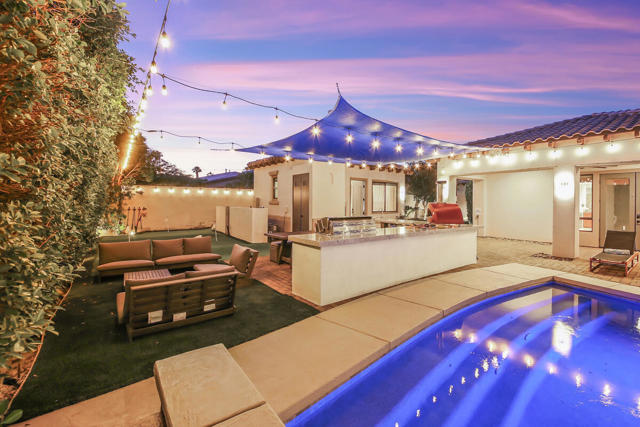81107 Carefree Drive, Indio CA: https://media.crmls.org/mediaz/86aaa8d7-467e-4c19-82fb-ce96c76b8ce8.jpg