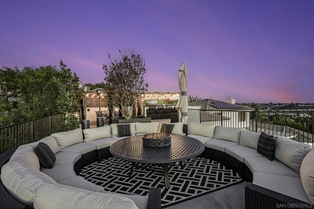 7335 El Fuerte St, Carlsbad CA: https://media.crmls.org/mediaz/86ab5d26-4517-465b-a7c1-568e7a3df337.jpg