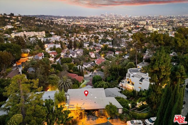 6190 Temple Hill Drive, Los Angeles CA: https://media.crmls.org/mediaz/86abd8d6-49bb-45f3-80d1-3fa8fc24101b.jpg