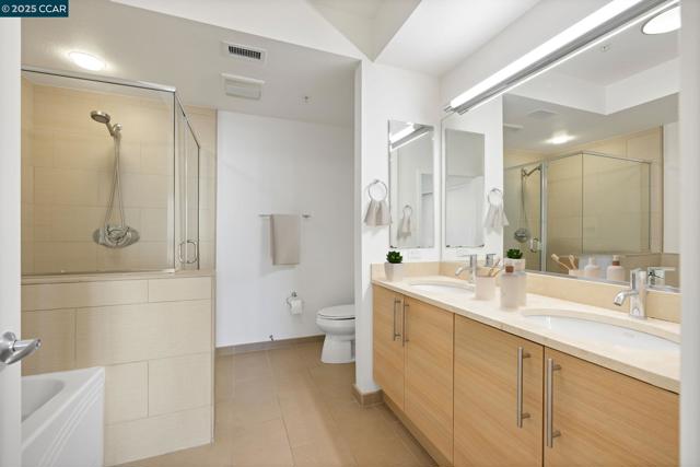 1655 N California Blvd, Walnut Creek CA: https://media.crmls.org/mediaz/86ac45e7-4804-4ea5-800e-1a2e30e66e7c.jpg