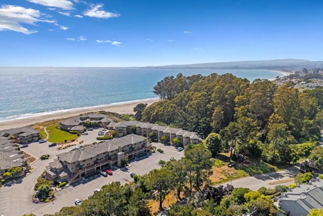 16 Seascape Resort Drive, Aptos CA: https://media.crmls.org/mediaz/86ac7894-6fe9-4304-9c1f-dbdd999fbf6f.jpg