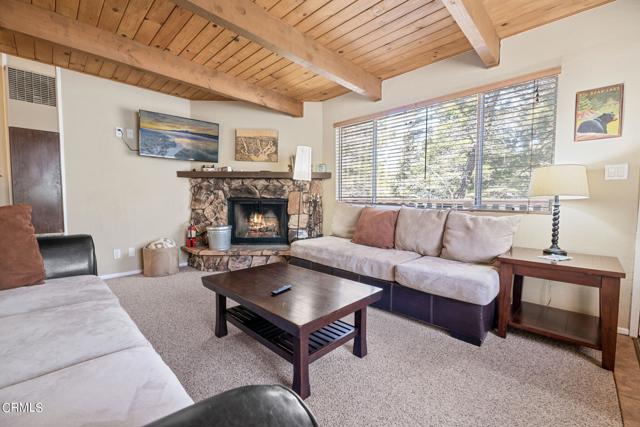 Detail Gallery Image 4 of 25 For 1709 Columbine Dr, Big Bear Lake,  CA 92315 - 2 Beds | 1 Baths
