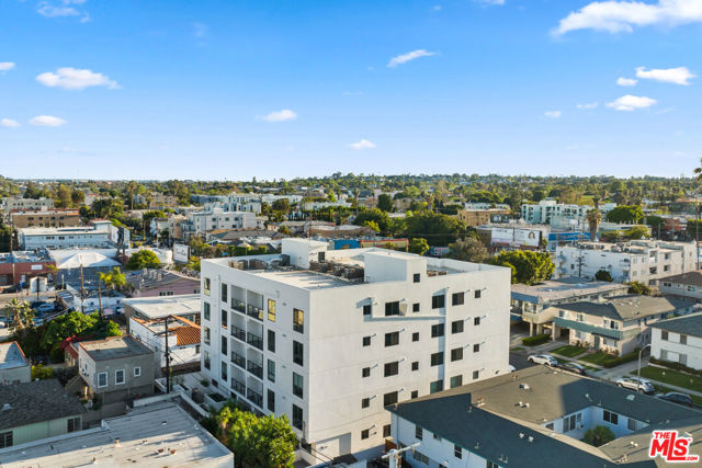 1226 S Bedford Street, Los Angeles CA: https://media.crmls.org/mediaz/86ac967b-137d-41aa-8aa7-ae5665b70a13.jpg