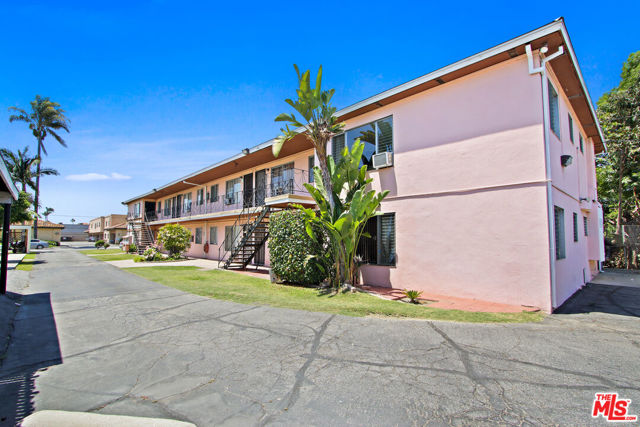 7908 Duchess Drive, Whittier CA: https://media.crmls.org/mediaz/86ac9852-e485-429e-81f2-e751be994d82.jpg