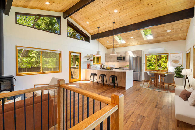 24718 Fern Valley Road, Idyllwild CA: https://media.crmls.org/mediaz/86ac9c45-1bf1-4d24-abb8-b46598772d80.jpg