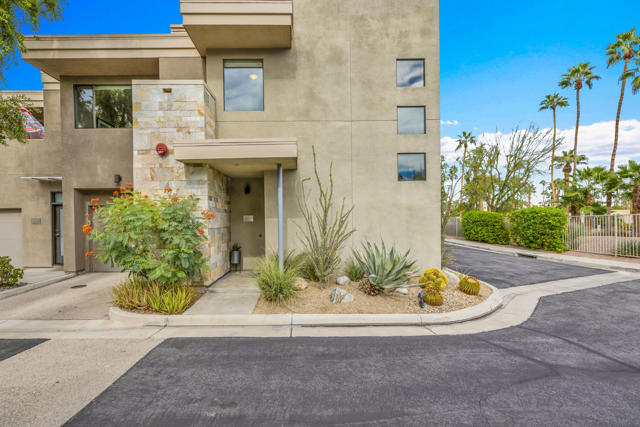 1028 E Palm Canyon Drive #207, Palm Springs, CA 92264
