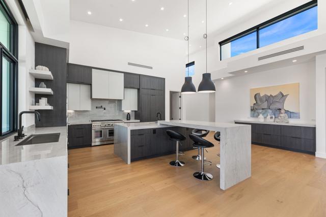 3 Siena Vista Court, Rancho Mirage CA: https://media.crmls.org/mediaz/86acbfcc-a8d9-4892-9b75-b157d887a1af.jpg