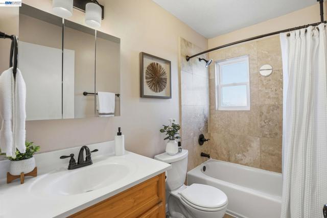 Image 10 of 20 For 2394 Saint George Dr