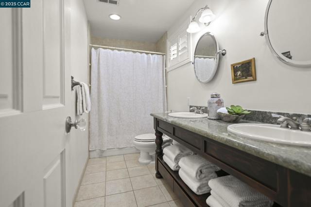 2145 Deer Oak Way, Danville CA: https://media.crmls.org/mediaz/86ae4099-18d6-4dae-8743-72fe335dee84.jpg