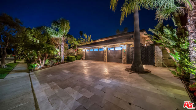 10801 Bothwell Road, Chatsworth CA: https://media.crmls.org/mediaz/86af1198-90df-4af9-b56c-34b230022d27.jpg