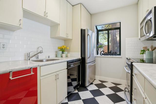 4250 El Camino Real, Palo Alto CA: https://media.crmls.org/mediaz/86af190b-79c0-4c2a-92eb-7acd3f40ee4a.jpg