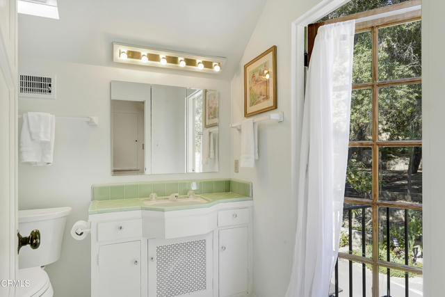 12615 Koenigstein Road, Santa Paula CA: https://media.crmls.org/mediaz/86af418e-386f-429f-b67b-63dc5ec991ec.jpg
