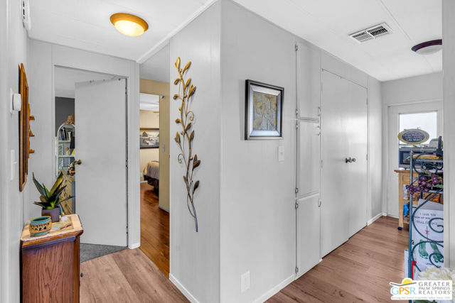 7 Lincoln, Cathedral City CA: https://media.crmls.org/mediaz/86b0645c-483d-433f-abf4-edbf01d42a20.jpg