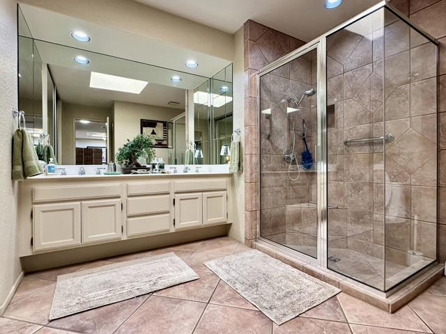 138 Gran, Palm Desert CA: https://media.crmls.org/mediaz/86b06560-a834-49aa-afd9-e6d55d02ade3.jpg