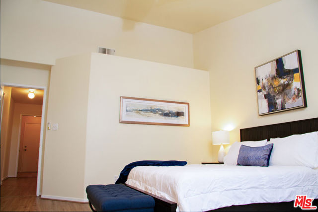 8506 Blue Heron Drive, Bakersfield CA: https://media.crmls.org/mediaz/86b13536-3953-43c7-a0af-a2e1d3e5289d.jpg