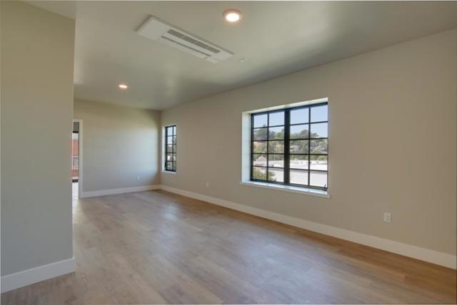 400 San Benito Street, Hollister CA: https://media.crmls.org/mediaz/86b1b37e-aace-4814-8a66-80213015a778.jpg