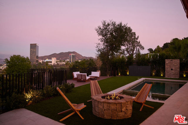 3620 Wrightwood Drive, Studio City CA: https://media.crmls.org/mediaz/86b1bad4-d6f2-4b40-9205-72acda0e2e2d.jpg